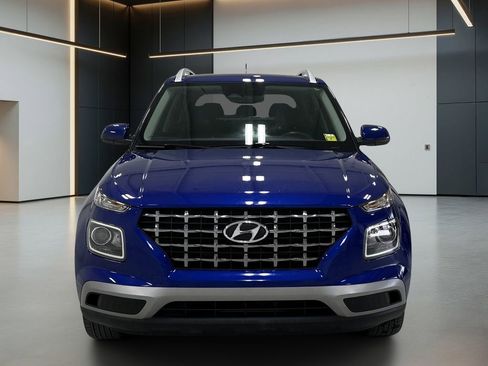 Certified 2024 Hyundai Venue SEL FWD image 8