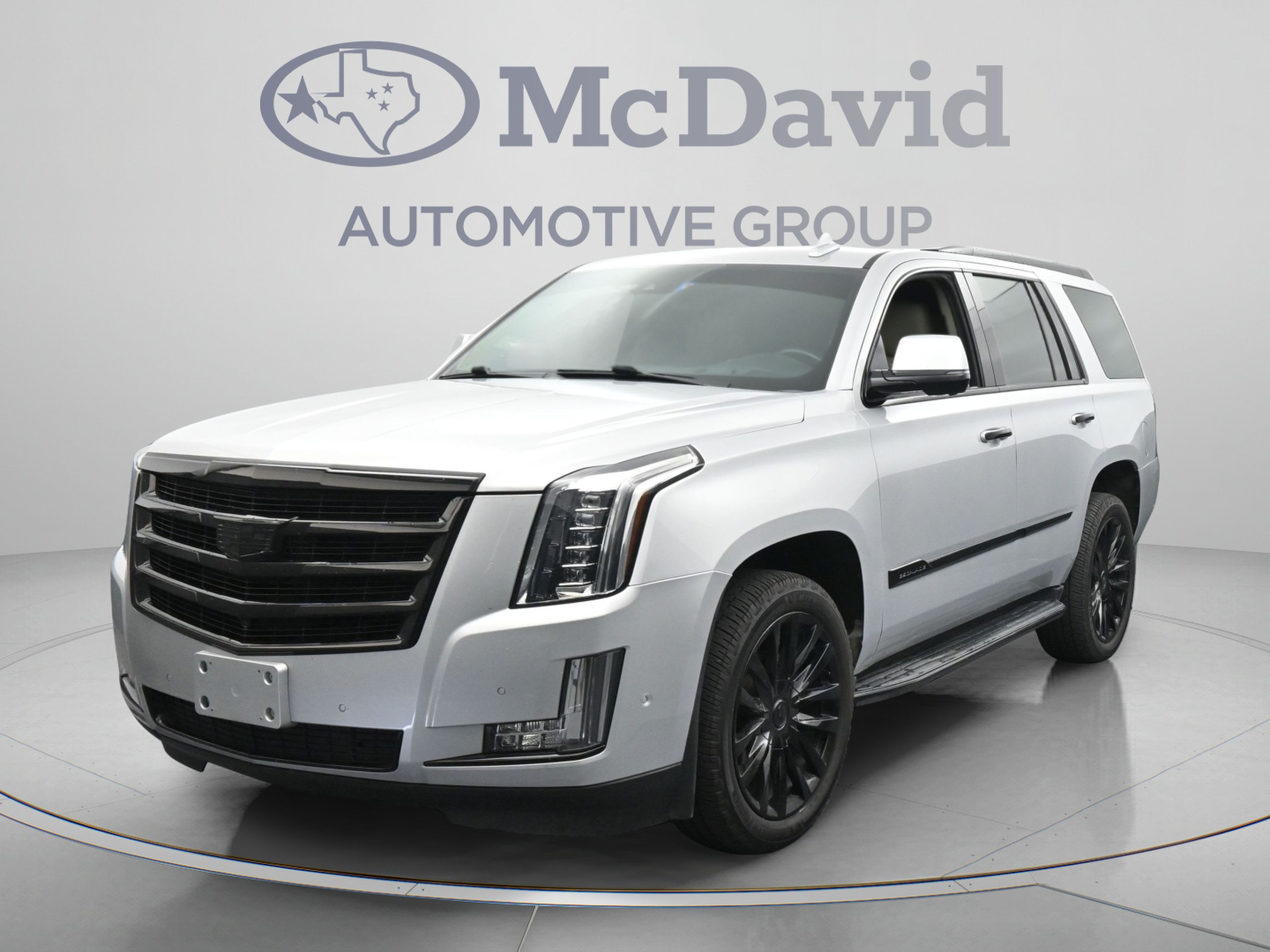 Used 2019 Cadillac Escalade Luxury w/ LPO, Radiant Package AWD/4WD image 4