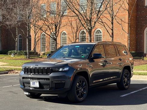 New 2025 Jeep Grand Cherokee L Limited image 3