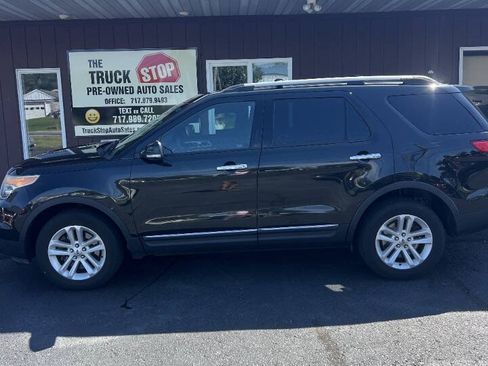 Used 2014 Ford Explorer XLT w/ Equipment Group 202A AWD/4WD image 2