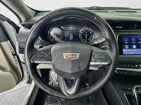 Used 2021 Cadillac XT4 Premium Luxury FWD image 11