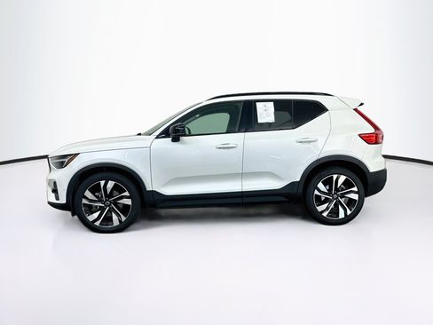 Used 2023 Volvo XC40 B5 Ultimate w/ Protection Package Premier AWD/4WD image 4