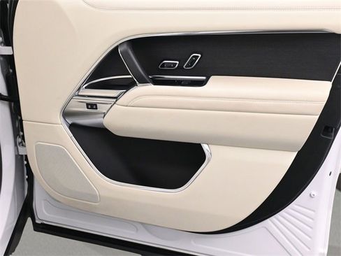 Used 2023 Land Rover Range Rover SE image 20