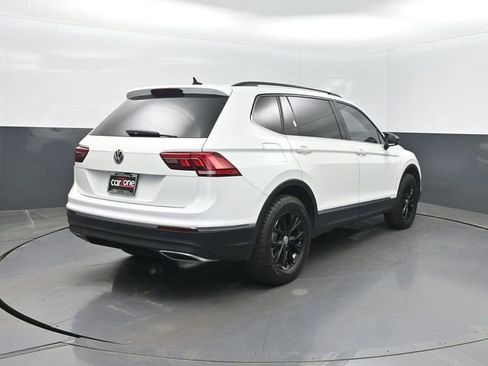 Used 2020 Volkswagen Tiguan SE image 32