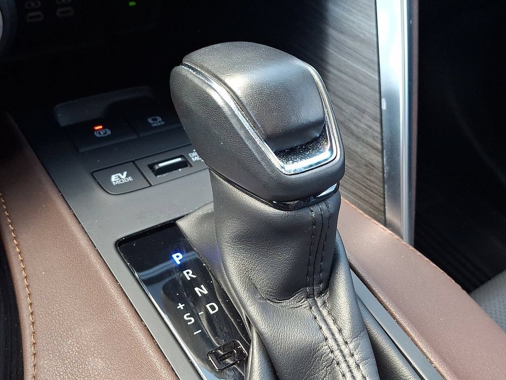 Certified 2023 Toyota Venza Limited AWD/4WD image 15
