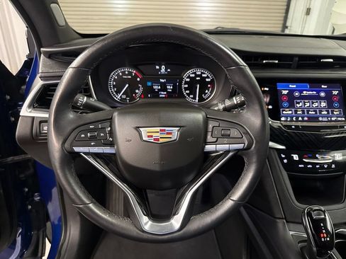 Certified 2025 Cadillac XT6 Premium Luxury FWD image 36