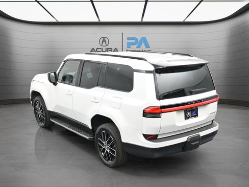 Used 2024 Lexus GX 550 image 34