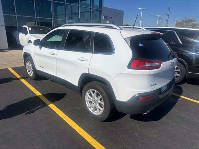 Certified 2016 Jeep Cherokee Latitude AWD/4WD image 2