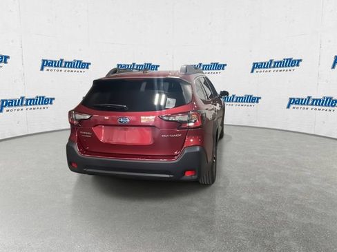 Used 2024 Subaru Outback Premium AWD/4WD image 9