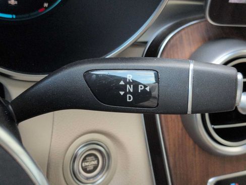 Used 2021 Mercedes-Benz GLC 300 4MATIC image 35
