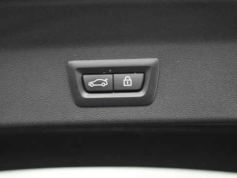 Used 2021 BMW X3 xDrive30i AWD/4WD image 17