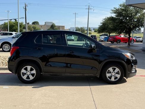 Used 2020 Chevrolet Trax LS w/ Tint and Cruise Package FWD image 7