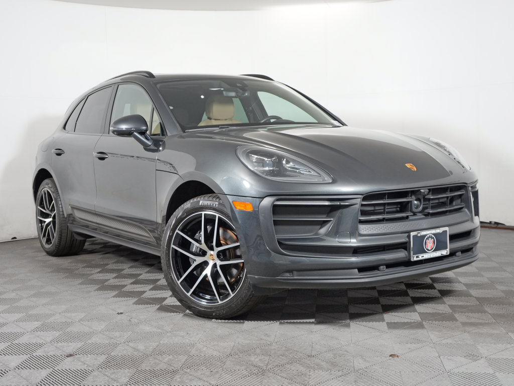 Certified 2023 Porsche Macan AWD/4WD image 9