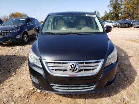 Used 2010 Volkswagen Routan SE FWD image 2