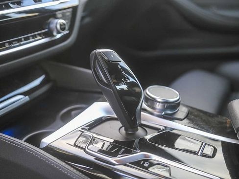 Certified 2023 BMW 530e w/ M Sport Package image 18