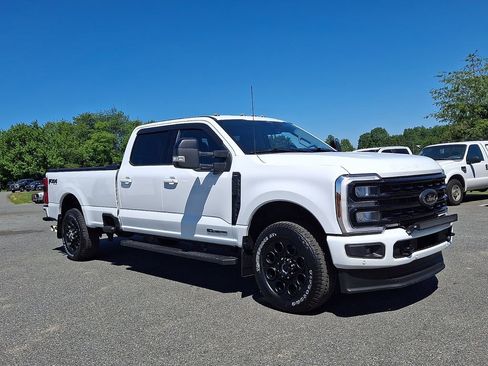 Used 2024 Ford F250 Lariat w/ Lariat Ultimate Package AWD/4WD image 1