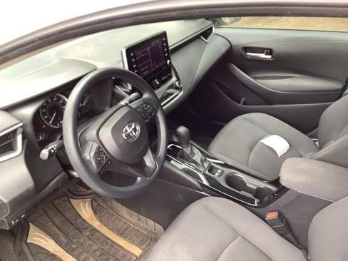 Used 2021 Toyota Corolla LE FWD image 5