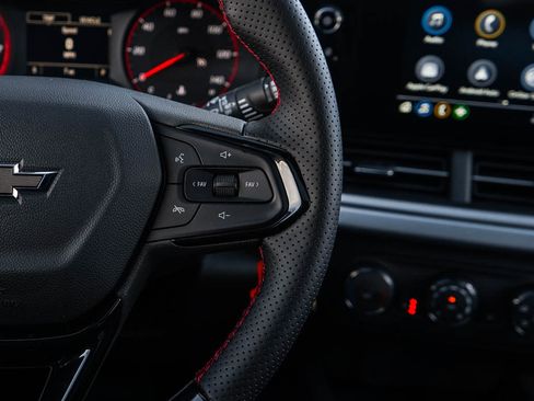 New 2026 Chevrolet Trax RS w/ Sunroof Package image 20