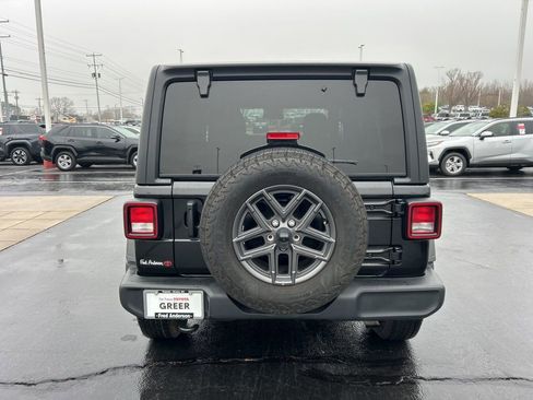 Used 2024 Jeep Wrangler Sport S image 17