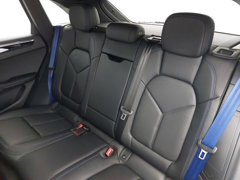 Used 2025 Porsche Macan image 16