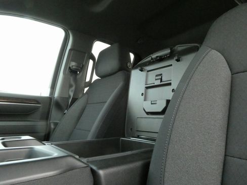 New 2025 GMC Sierra 2500 SLE w/ SLE Value Package; image 37