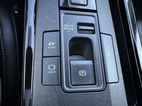 Certified 2024 Toyota Prius XLE image 35