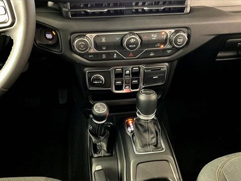 New 2025 Jeep Gladiator Sport image 7