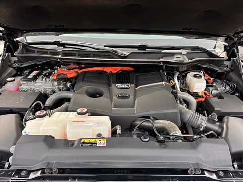 Used 2024 Toyota Sequoia Limited image 31