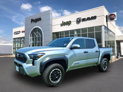 Used 2024 Toyota Tacoma TRD Off-Road AWD/4WD image 7
