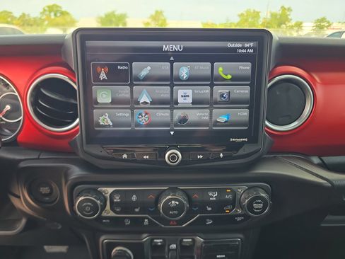Used 2018 Jeep Wrangler Unlimited Rubicon AWD/4WD image 17