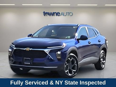 Used 2024 Chevrolet Trax LT w/ LT Convenience Package FWD image 2