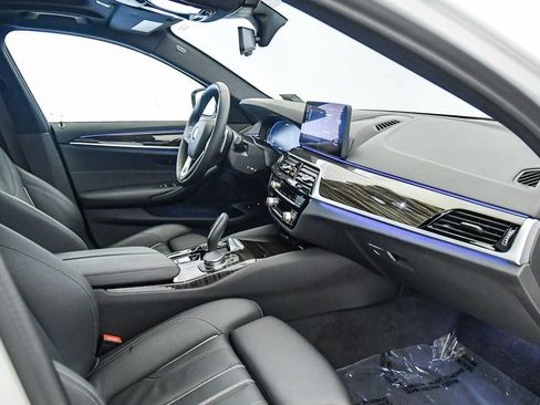 Certified 2023 BMW 530e 530e iPerformance w/ Convenience Package image 16