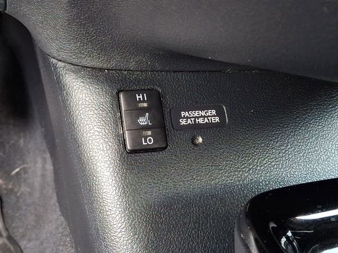 Used 2018 Toyota Prius Prime Plus FWD image 27
