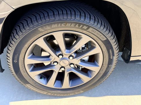 Used 2018 Jeep Grand Cherokee High Altitude image 16