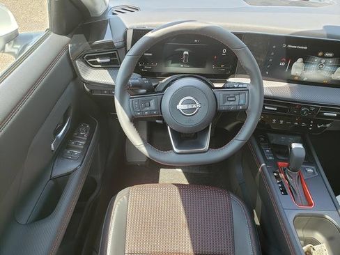 New 2025 Nissan Kicks SR w/ SR Premium Package image 17