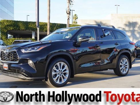 Certified 2022 Toyota Highlander Limited image 3