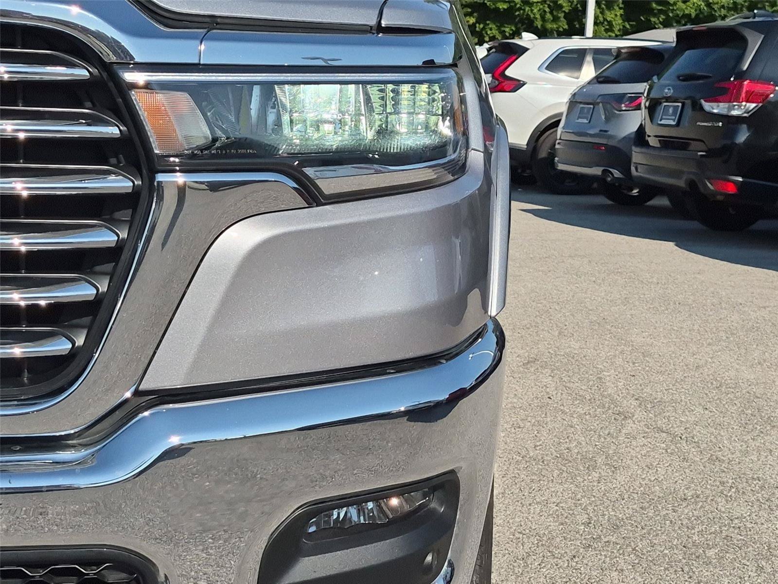 Used 2025 RAM 1500 Laramie AWD/4WD image 9