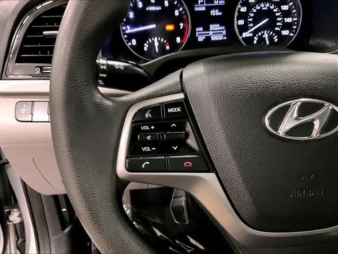 Used 2017 Hyundai Elantra SE FWD image 23