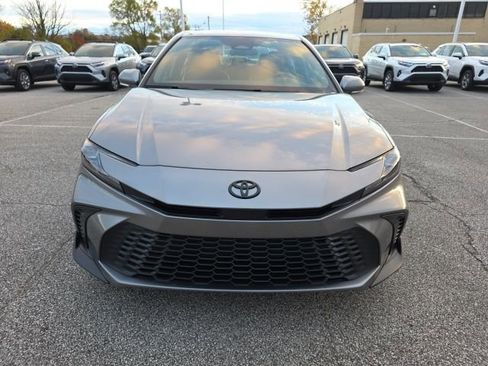 New 2026 Toyota Camry SE image 2