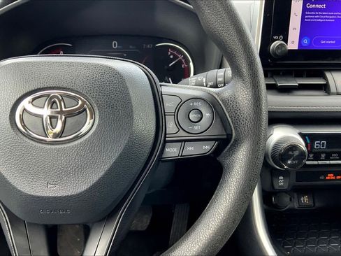 Used 2025 Toyota RAV4 XLE image 24