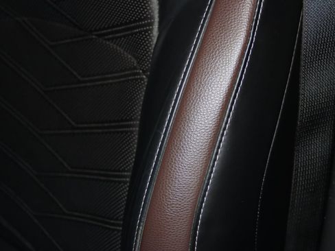 Used 2022 Nissan Pathfinder Platinum w/ Cargo Package image 14