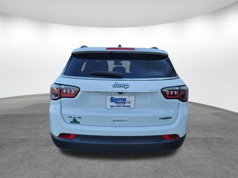 Used 2024 Jeep Compass Latitude image 6