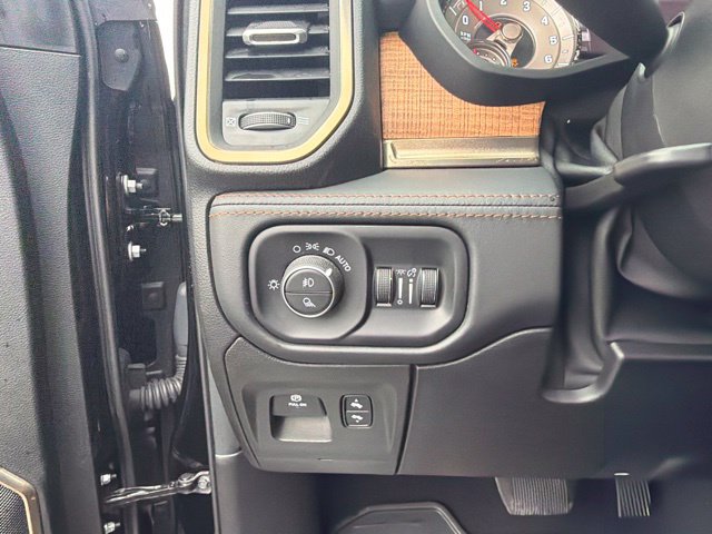 Used 2019 RAM 1500 Limited AWD/4WD image 22