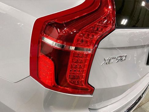 Certified 2023 Volvo XC90 B6 Ultimate image 32