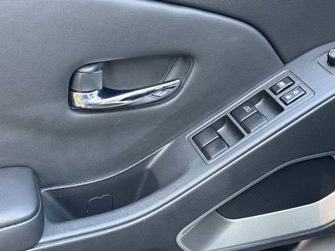 Used 2024 Nissan Frontier SL w/ Technology Package image 9