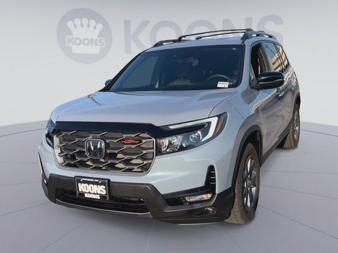 Used 2024 Honda Passport TrailSport image 5