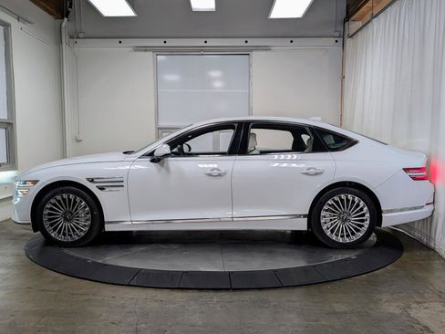 Used 2024 Genesis G80 image 6