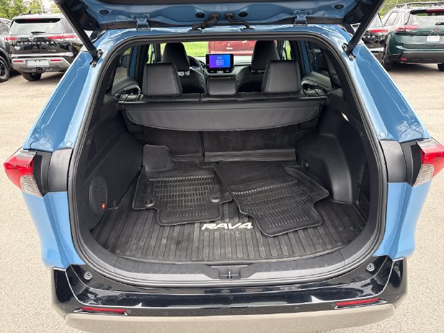 Used 2023 Toyota RAV4 XSE AWD/4WD image 9