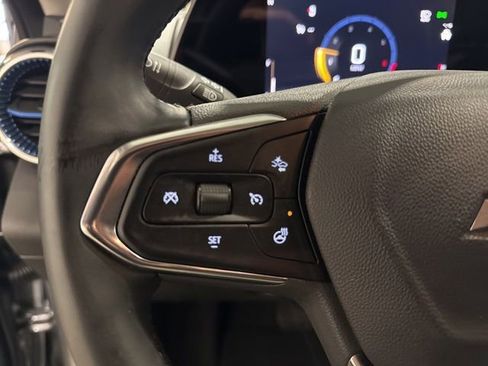 Used 2025 Chevrolet Trax LT w/ LT Convenience Package FWD image 13