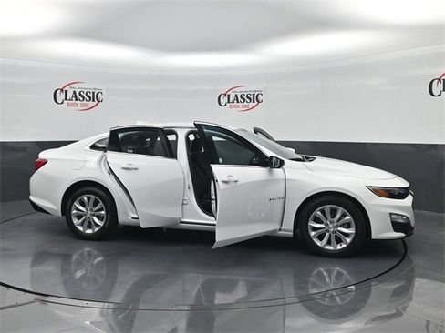 Used 2024 Chevrolet Malibu LT image 30